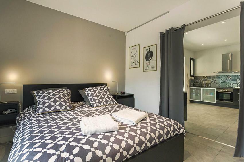 Hotel les Aromatiques à Villeneuve-lès-Avignon Extérieur photo